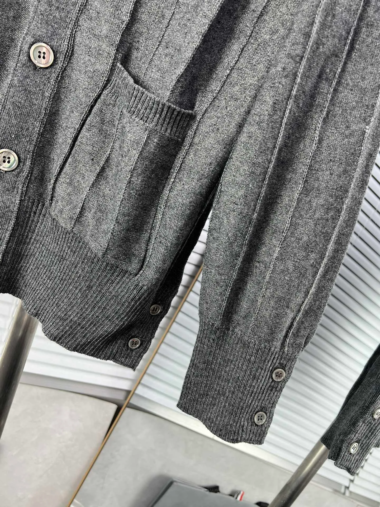 THOM BROWNE 24/FW 12 . . Breathable 。 ：White Navy Blue Dark Gray Light Blue Sizes：1.2.3.4
